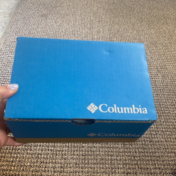 Kids size 9 Columbia sandals - Picture 3 of 4